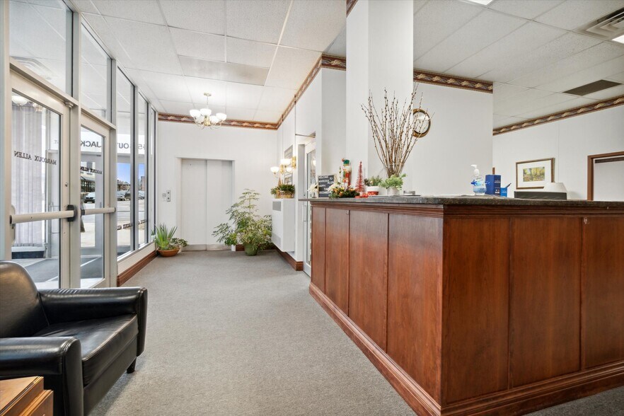 More Photos Of 145 S Jackson St, Jackson Loft Creative Space For Sale