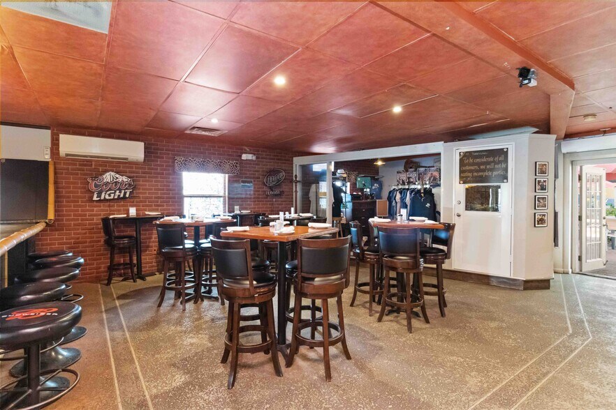 More Photos Of 362 W Dearborn St, Englewood Storefront For Sale