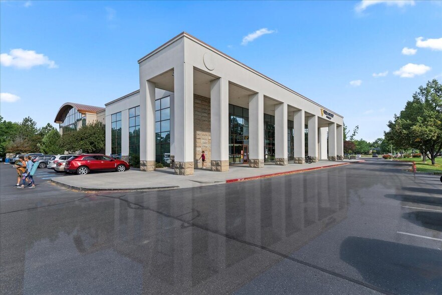 More Photos Of 801 E Parkcenter Blvd, Boise Health Club For Sale