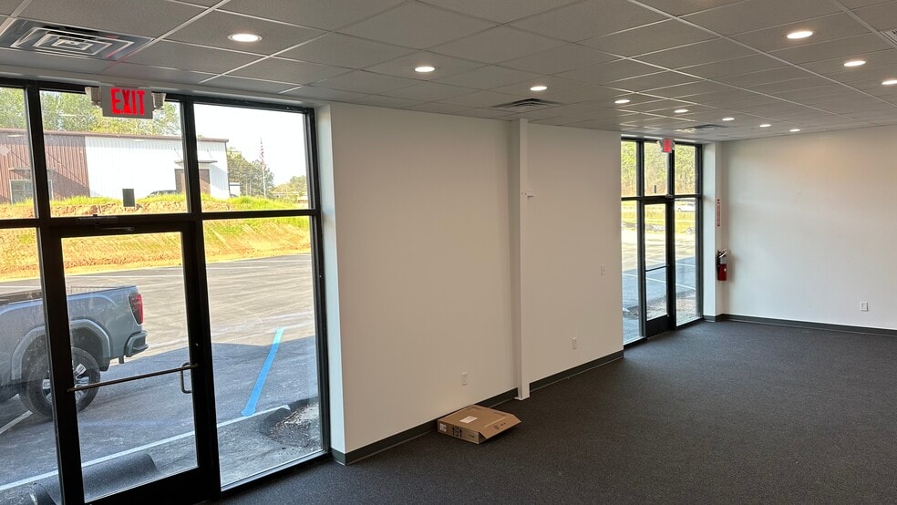 More Photos Of 2036 Frontage Rd, Anderson Unknown For Lease