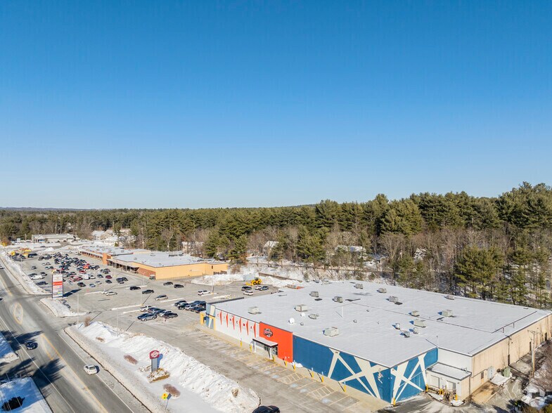 More Photos Of 140-150 Bridge St, Pelham General Retail For Lease