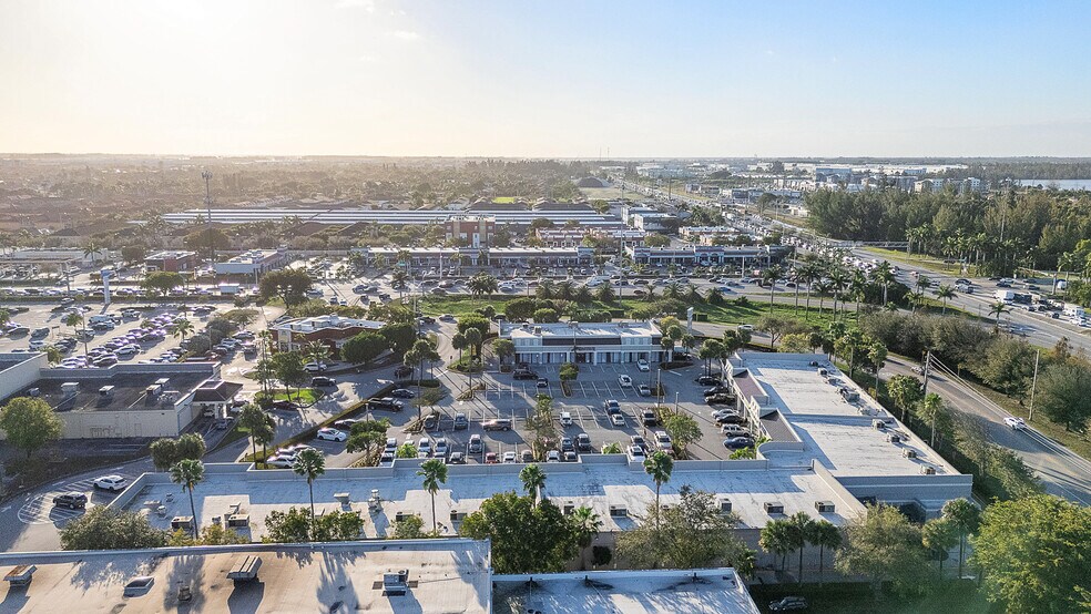 More Photos Of 3300-3320 W 84th St, Hialeah Storefront For Sale