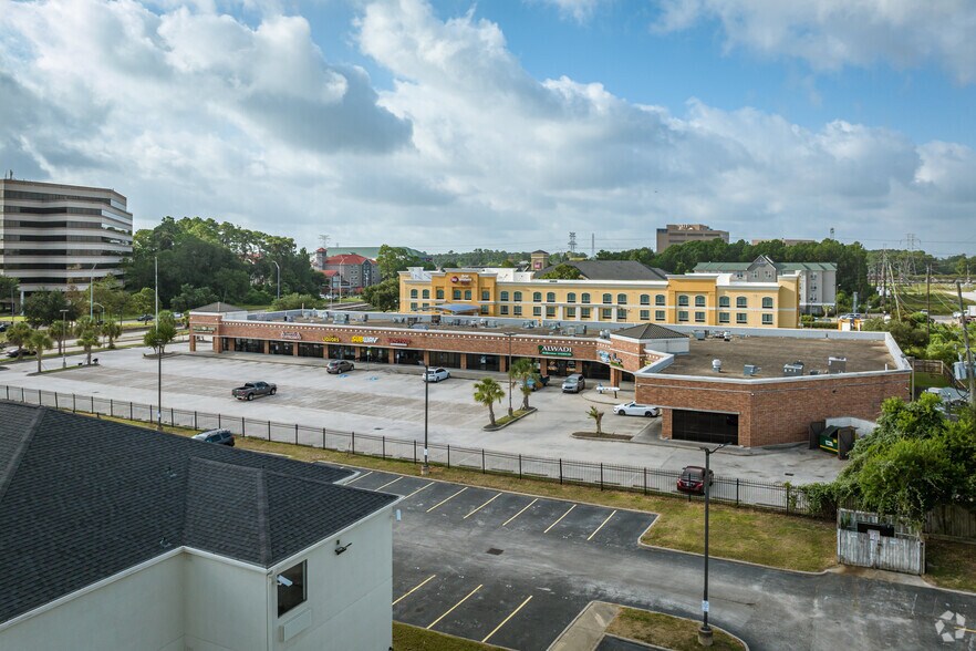 More Photos Of 15655 John F Kennedy Blvd, Houston Freestanding For Sale