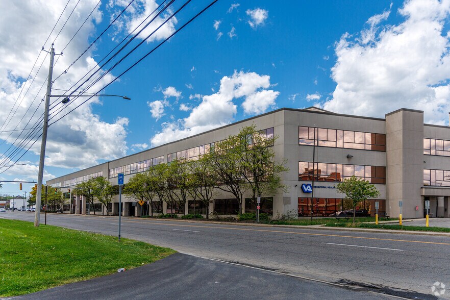 Primary Photo Of 620 W Erie Blvd, Syracuse Medical For Sale
