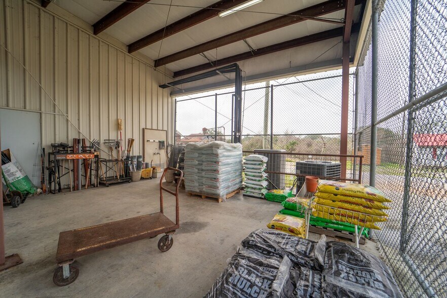 More Photos Of 610 E End St, Goliad General Retail For Sale