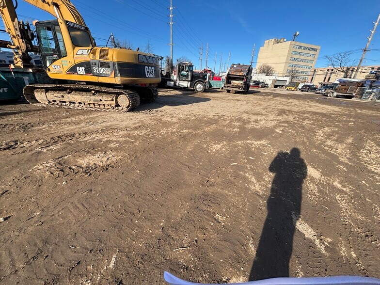 More Photos Of 40 Hempstead Gardens Dr, West Hempstead Land For Lease