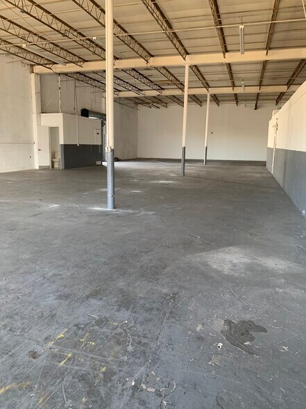 More Photos Of 2020 NE 153rd St, North Miami Beach Warehouse For Lease