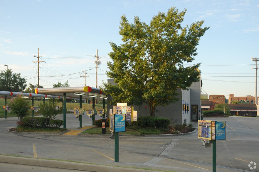 More Photos Of 4927 E 91st St, Tulsa Fast Food For Sale