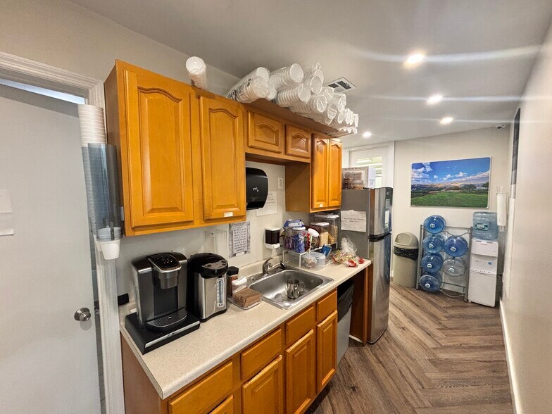 More Photos Of 62 Clermont Ave, Brooklyn Apartments For Lease