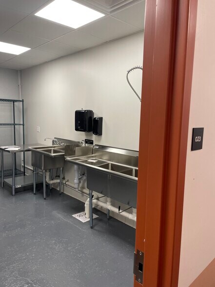 More Photos Of 1516 Military Rd, Buffalo Restaurant For Sale