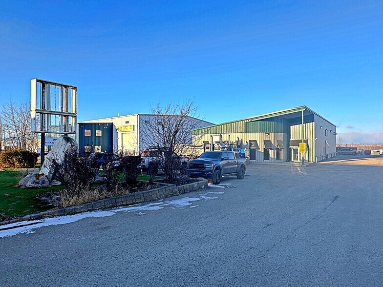 More Photos Of 195 Mackay Cres, Fort McMurray Warehouse For Sale