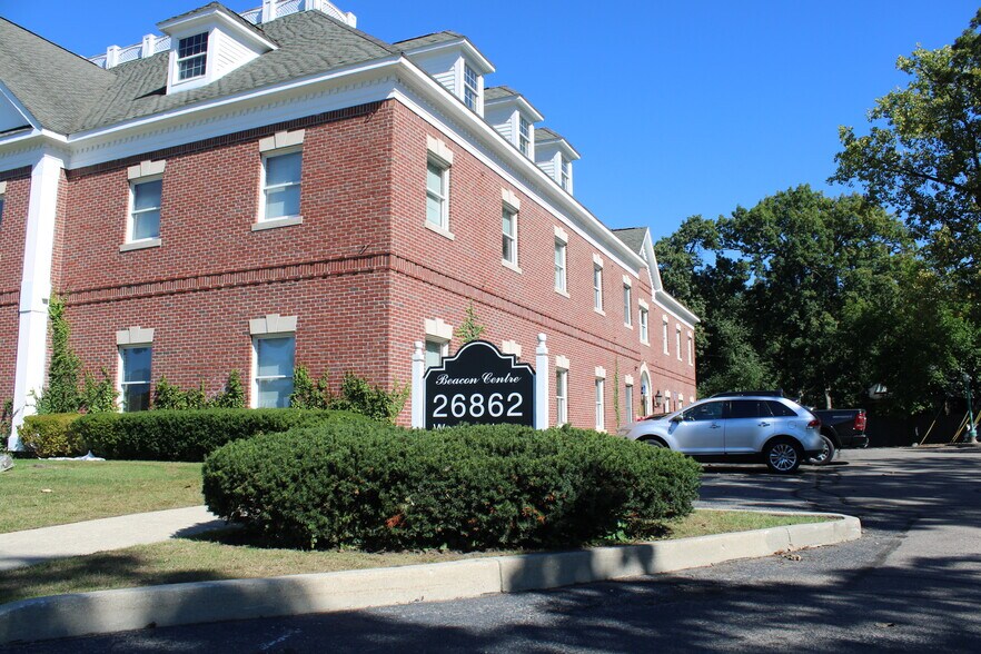More Photos Of 26862 Woodward Ave, Royal Oak Office For Lease