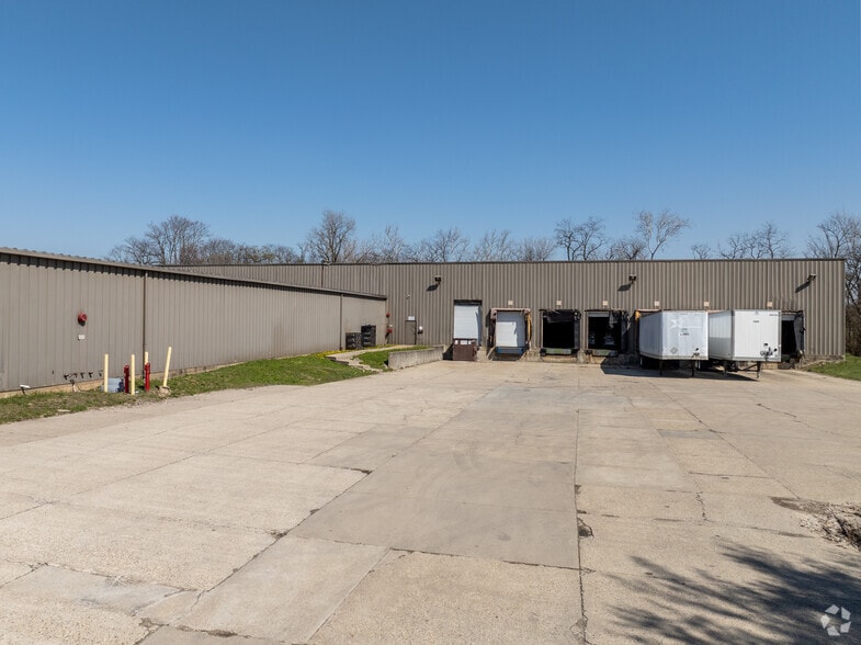 More Photos Of 5000 Creek Rd, Blue Ash Manufacturing For Lease