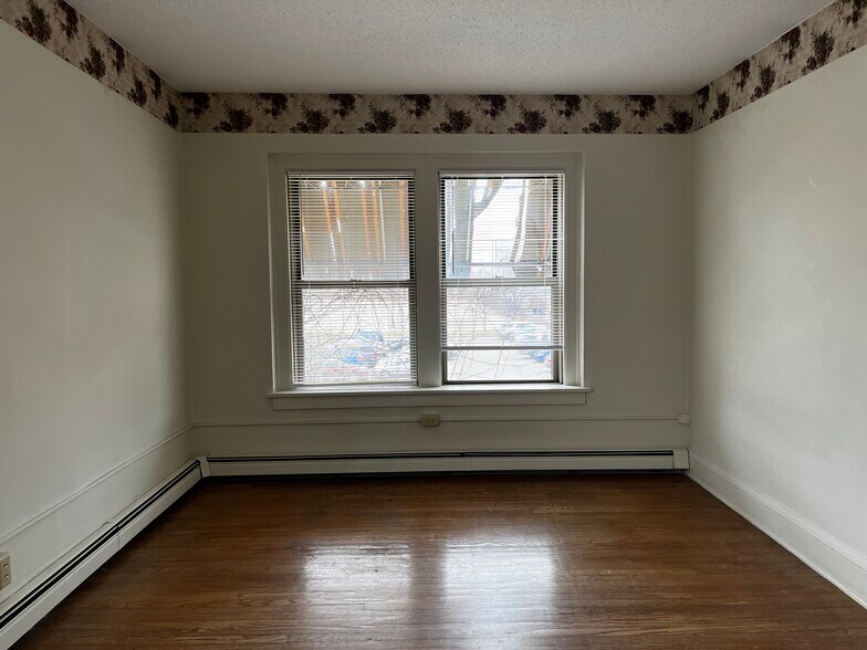 More Photos Of 1709 Shields Ave, Saint Paul Apartments For Sale