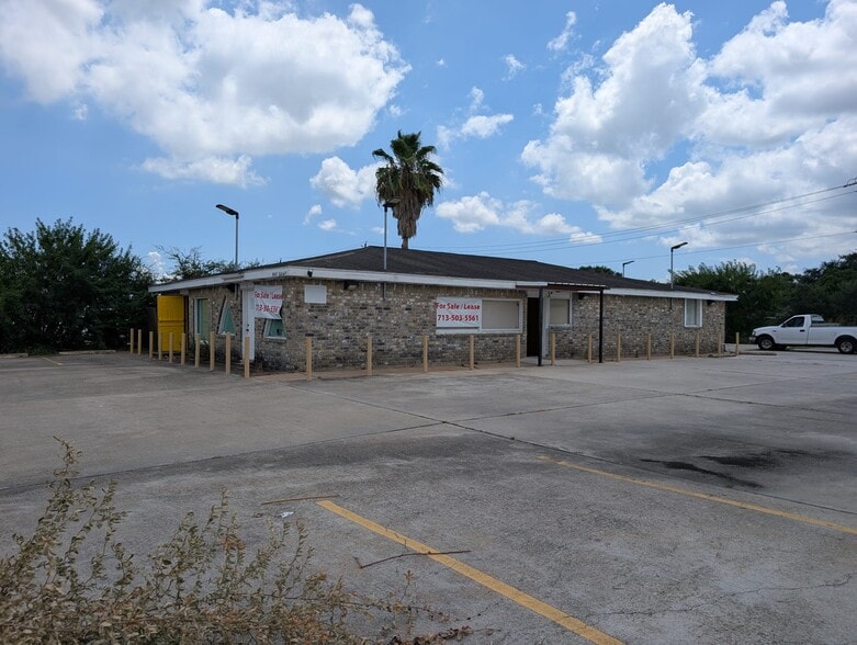 Primary Photo Of 16602 Sea Lark Rd, Houston Loft Creative Space For Sale