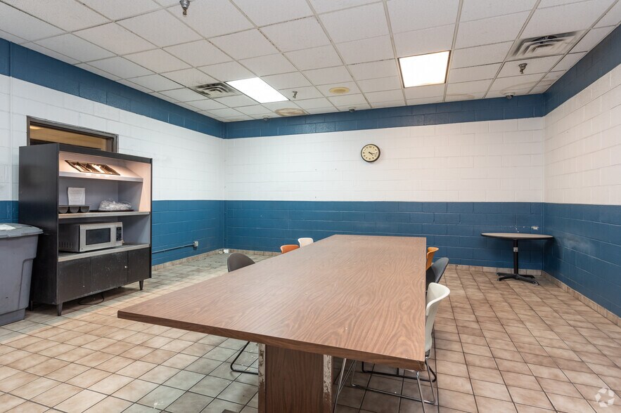 More Photos Of 458 Whitfield St, Fayetteville Manufacturing For Sale