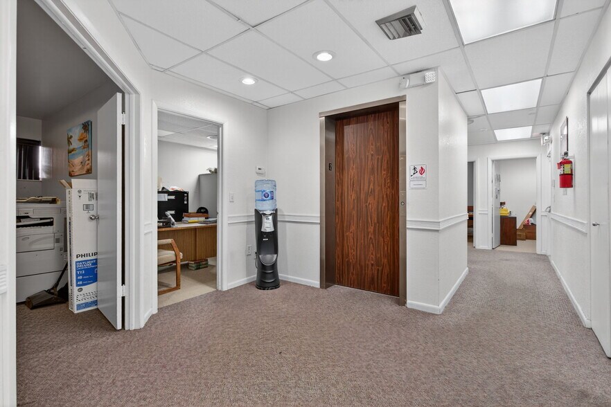 More Photos Of 513 N State Road 7, Margate Office For Sale