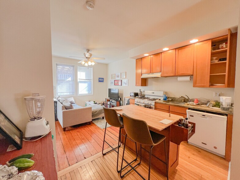 More Photos Of 2442 N Ashland Ave, Chicago Multifamily For Sale