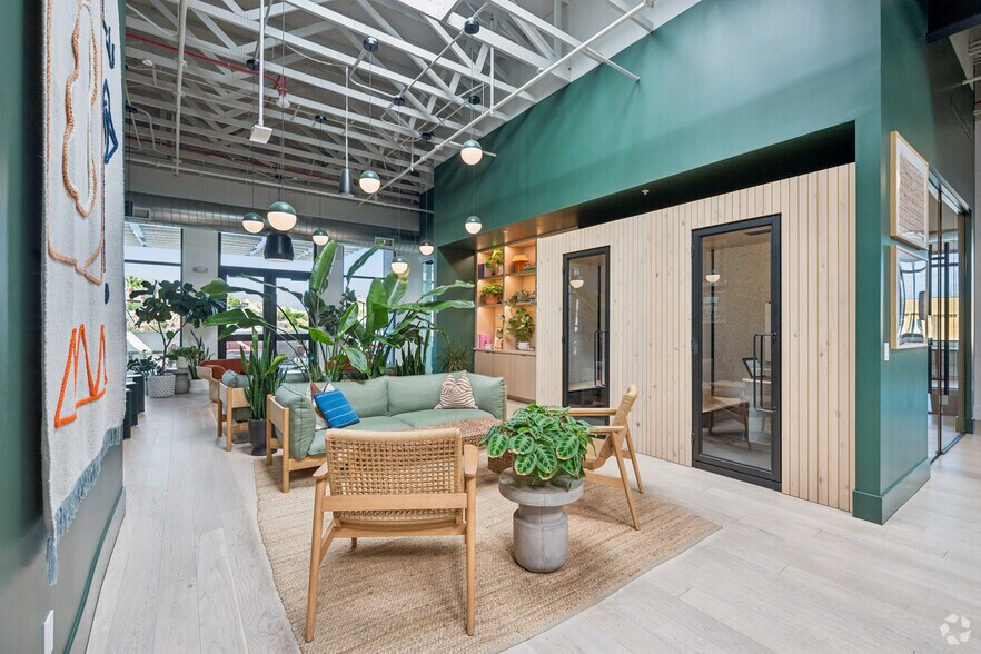 More Photos Of 1575 River Rd, St George Coworking Space