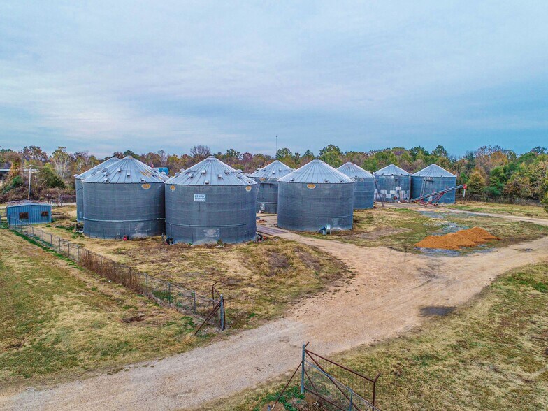 More Photos Of 600 Quitman St, Sledge Land For Sale