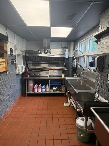 More Photos Of 3600-3602 Hickory Ave, Baltimore General Retail For Lease