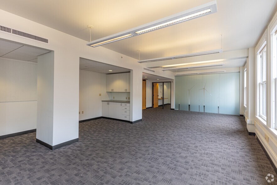 More Photos Of 319 SW Washington St, Portland Office For Sale
