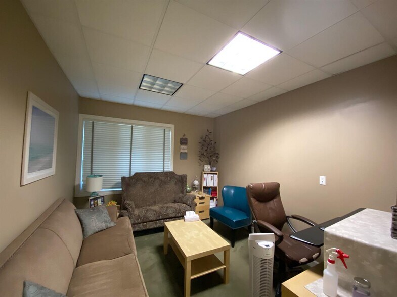 More Photos Of 131-137 Keveling Dr, Saline Medical For Sale