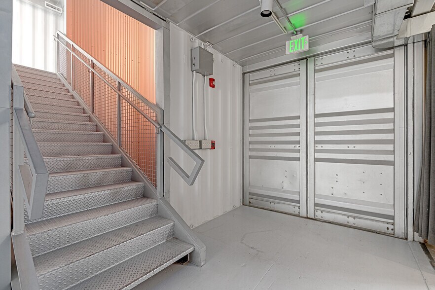 More Photos Of 1226 Flagman Way, Santa Fe Office For Sale