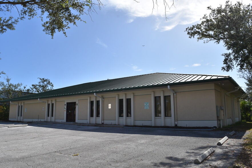 Primary Photo Of 325 Scarlet Blvd, Oldsmar Warehouse For Sale