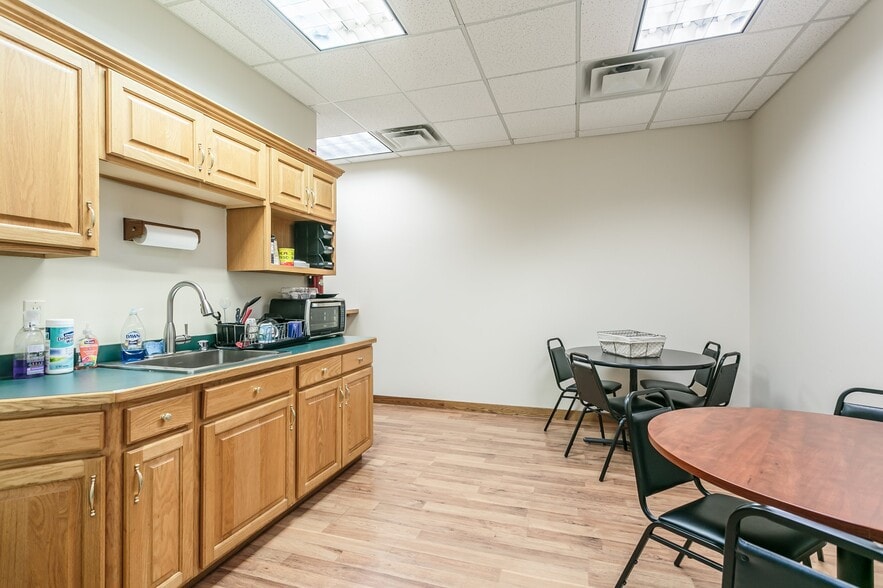 More Photos Of 300 Buell Rd, Rochester Loft Creative Space For Sale