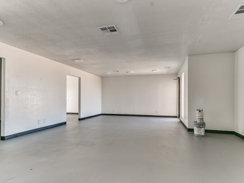 More Photos Of 7030 W Wilshire Blvd, Oklahoma City Storefront Retail Office For Lease