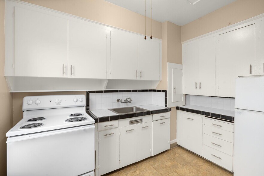More Photos Of 2157 W Burnside St, Portland Apartments For Sale