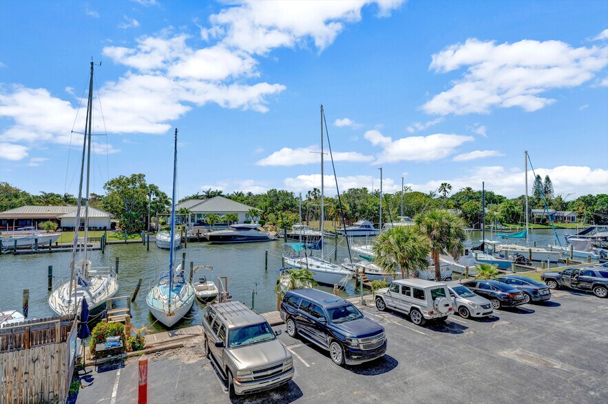 More Photos Of 23 Royal Palm Pointe, Vero Beach Restaurant For Sale