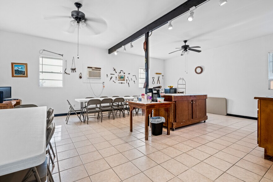 More Photos Of 3966 FM 1781, Rockport Specialty For Sale