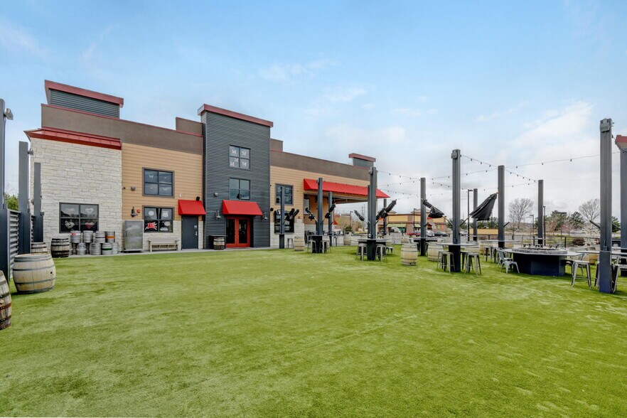 More Photos Of 11160 S Pikes Peak Dr, Parker Restaurant For Sale