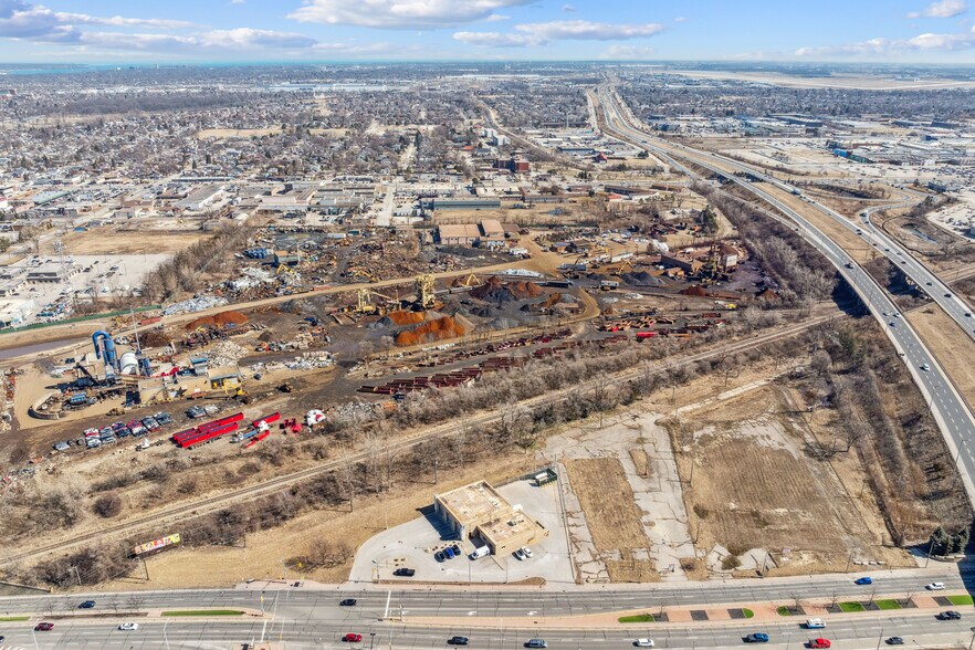 More Photos Of 2714 Dougall Ave, Windsor Land For Sale