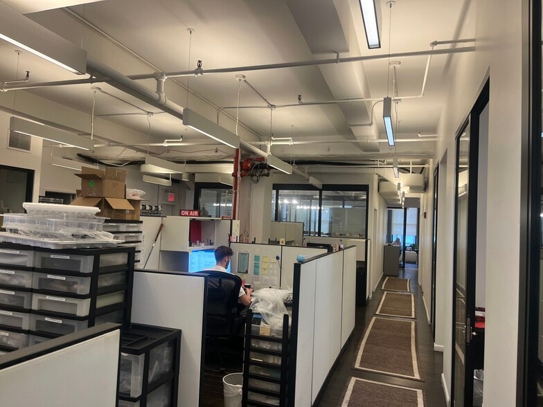 More Photos Of 145 W 28th St, New York Office For Lease