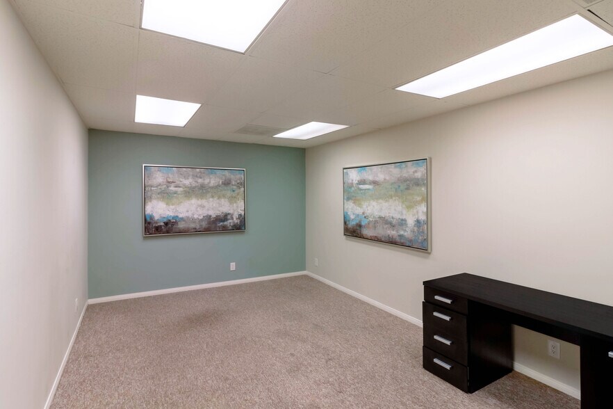More Photos Of 11949 Jefferson Blvd, Culver City Office For Lease