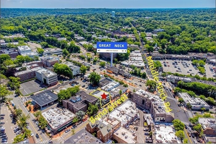 More Photos Of 5 Bond St, Great Neck Storefront Retail Office For Lease