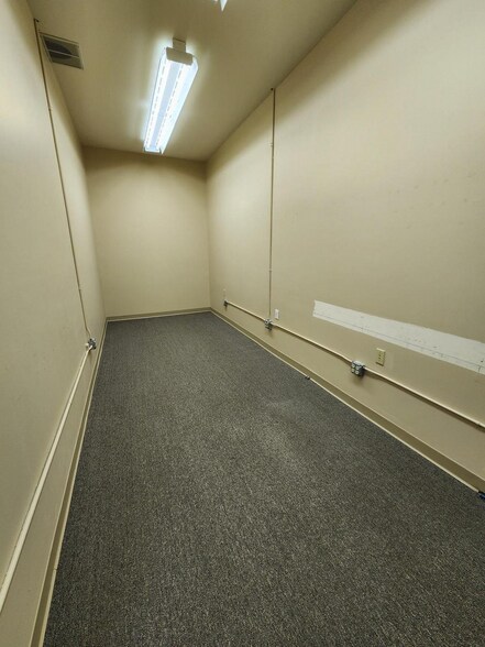 More Photos Of 1 Linda Ln, Vincentown Light Distribution For Lease