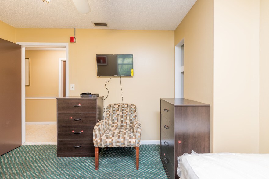 More Photos Of 15458 Snow Memorial Hwy, Brooksville Assisted Living For Sale