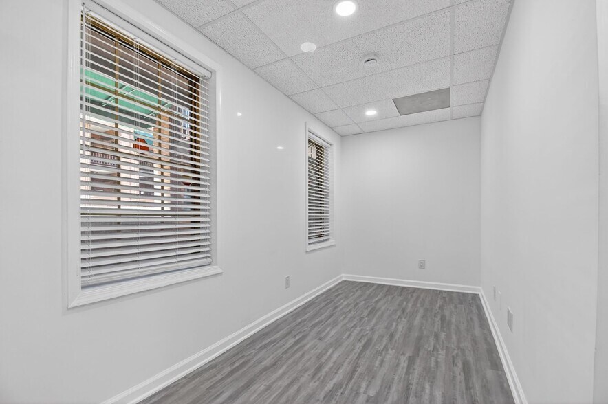 More Photos Of 8607-8609 2nd Ave, Silver Spring Medical For Sale