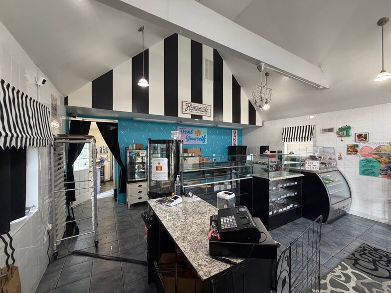 More Photos Of 1526 Hurffville Rd, Deptford Freestanding For Sale