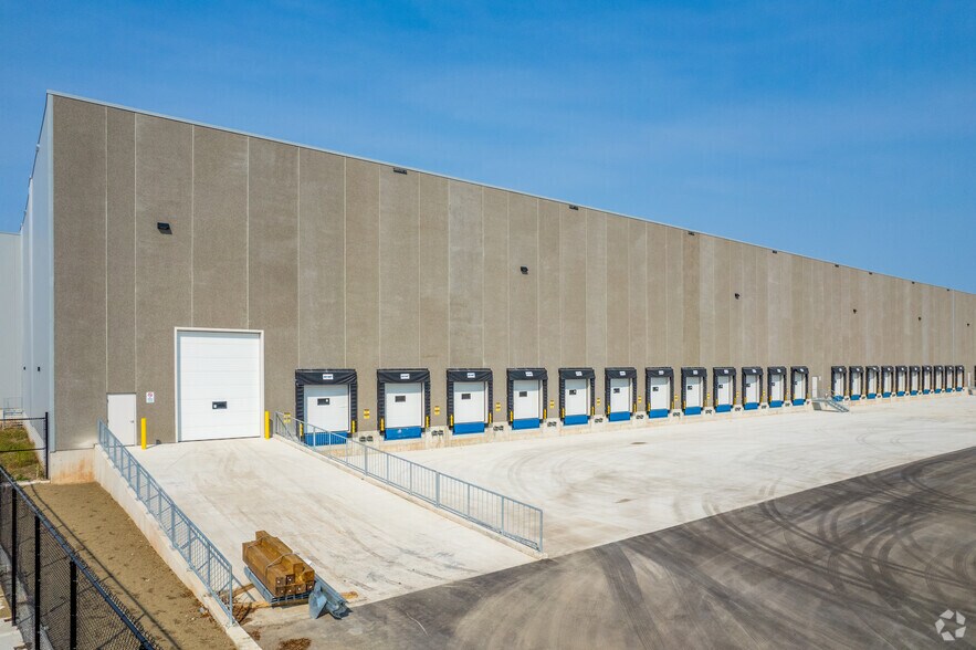 More Photos Of 3540 Wyecroft Rd, Oakville Unknown For Sale