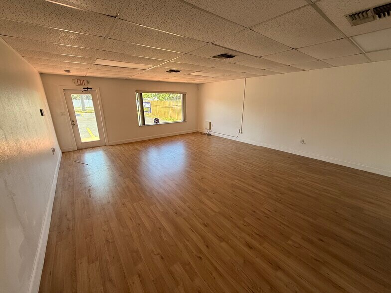 More Photos Of 3816-3820 Grand Blvd, New Port Richey Unknown For Lease
