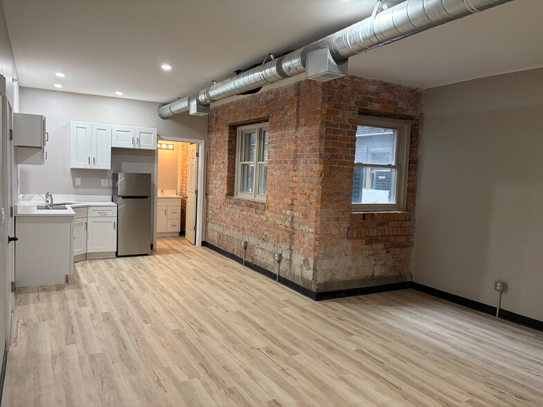 More Photos Of 30 E Philadelphia St, Detroit Apartments For Sale