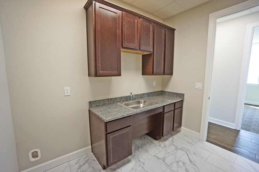 More Photos Of 23410 Grand Reserve Dr, Katy Medical For Lease