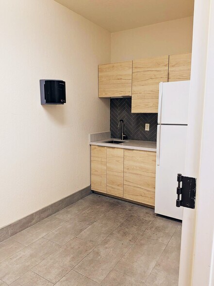 More Photos Of 4604 Scotts Valley Dr, Scotts Valley Loft Creative Space For Lease