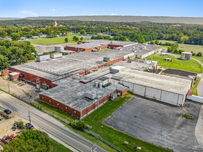 More Photos Of 715 E 2nd St, Stevenson Warehouse For Sale