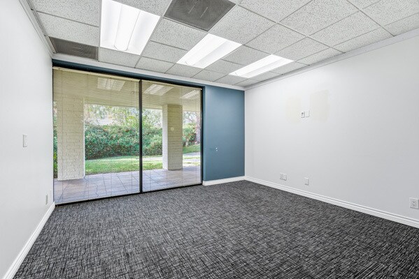 More Photos Of 2065-2095 Huntington Dr, San Marino Office For Sale
